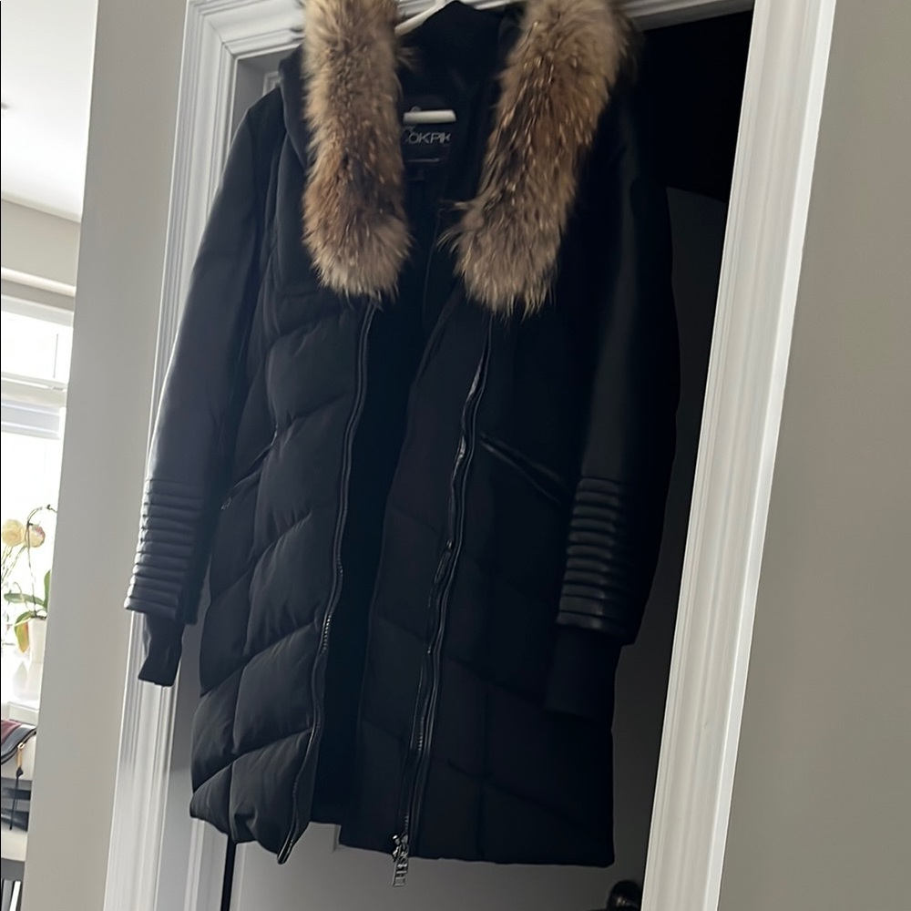 Black Quilted Puffer Coat with Fur-Trimmed Hood